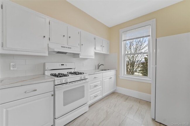 Foto del edificio - 81 N Washington St