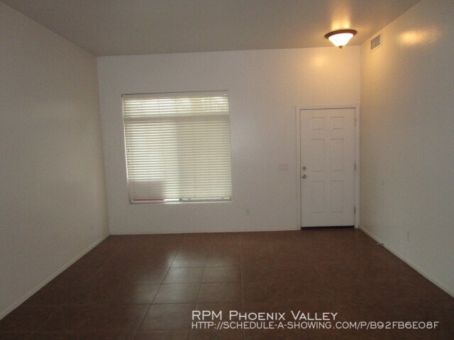 Foto del edificio - 5325 W La Salle St