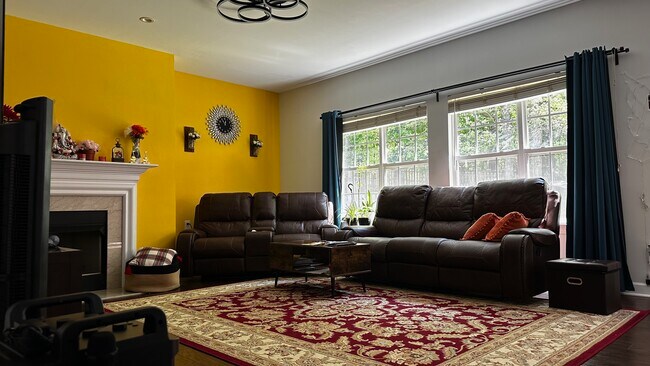 Foto del edificio - 8280 Chatham Oaks Dr