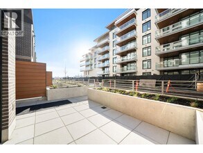 Building Photo - 755 Harbourside Dr