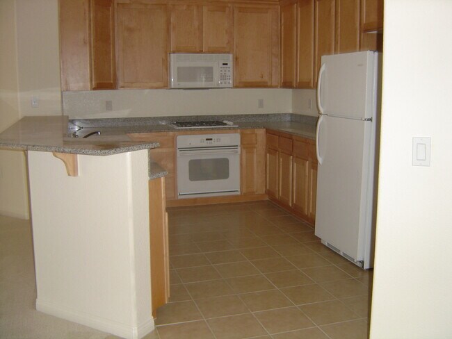 Building Photo - GUARD GATED MANHATTAN CONDO- 2 MASTER BEDR...