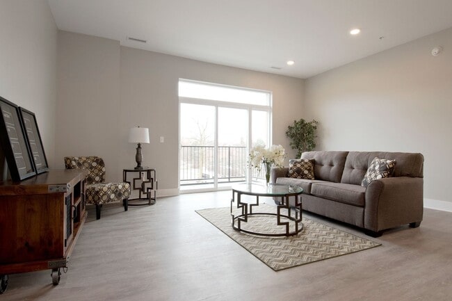 Interior Photo - Fulton Square