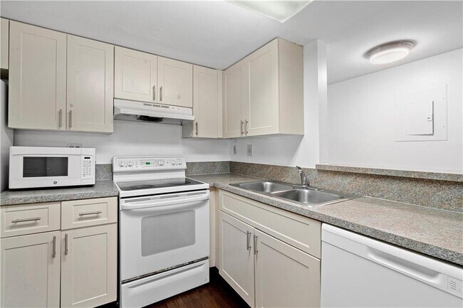 Foto del edificio - 9995 Nob Hill Ln
