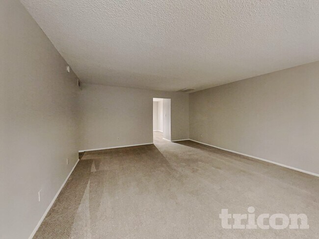 Foto del edificio - 13215 N 42nd St