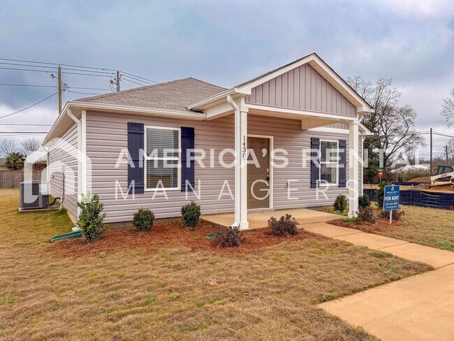 Foto del edificio - Modern Three Bedroom with Open Layout for Rent in Tuscaloosa, AL!  AVAILABLE NOW!!