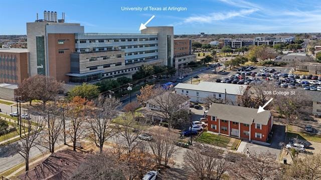 Building Photo - 308 College St