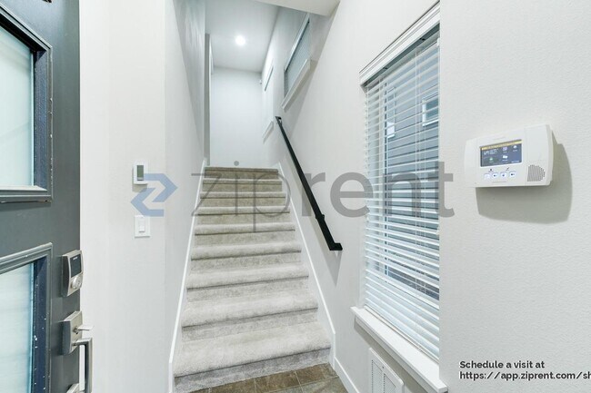 Foto del edificio - 19225 Damson Rd