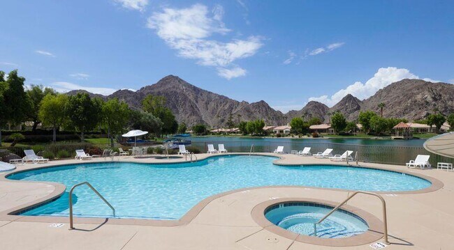 Building Photo - 48110 Vía Hermosa