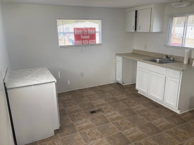 Building Photo - 106 Pecan Grove Cir