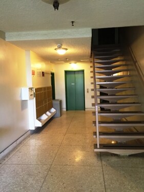 Building Photo - 319 S Clark Dr