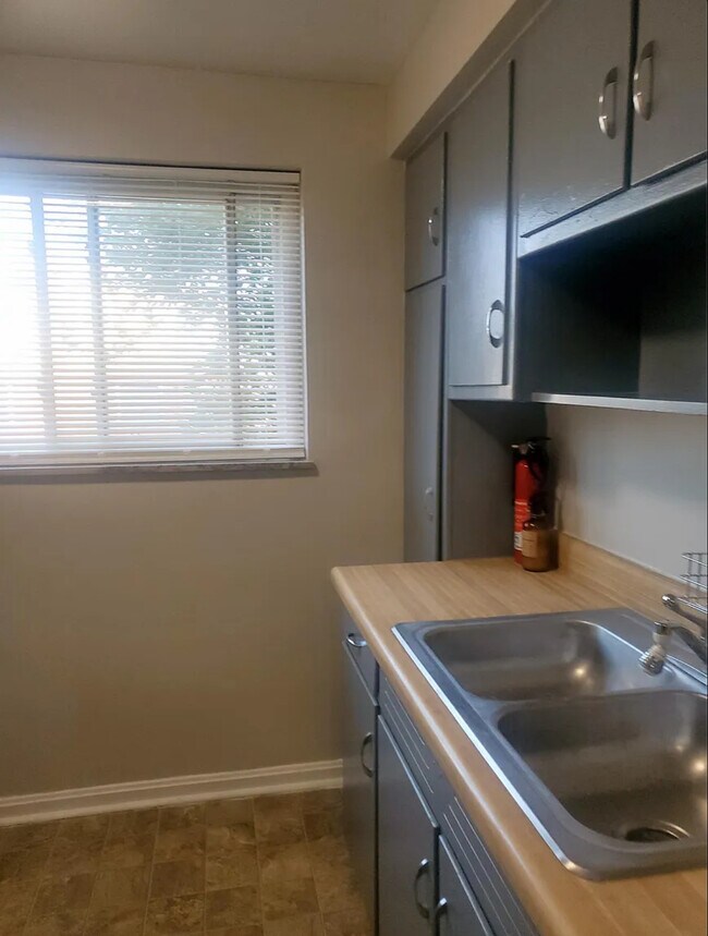 Foto del edificio - 1457 Hoffner St, Unit 3