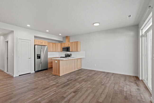 Building Photo - 310 Woodlawn Ln