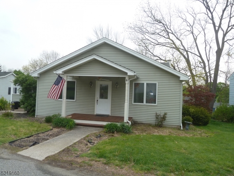 Primary Photo - 4 Springbrook Rd