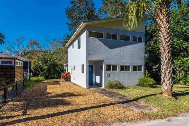 Foto del edificio - 28 1/2 Magnolia Dr