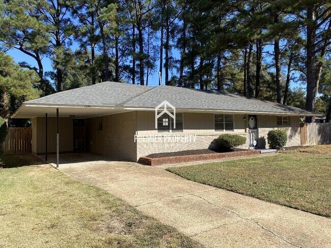 Foto del edificio - 1334 Timothy - FIRST MONTH'S RENT FREE!