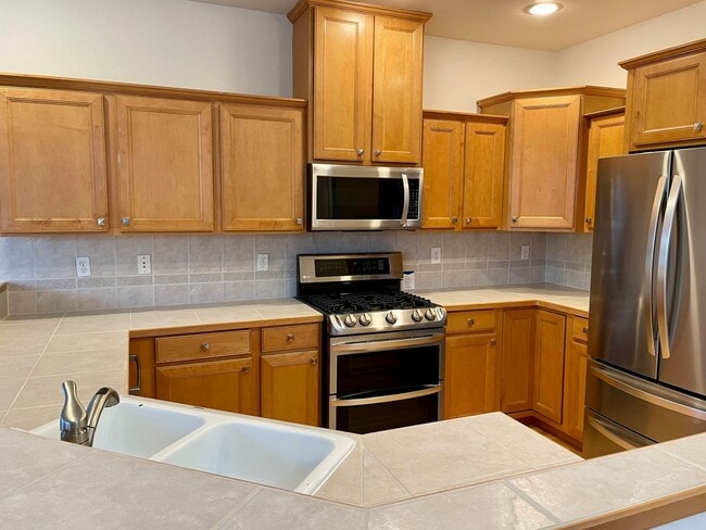 Building Photo - Lynnwood Cottage Grove Townhome...