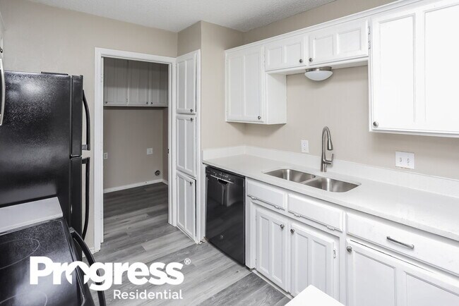 Building Photo - 6604 Glen Falls Dr
