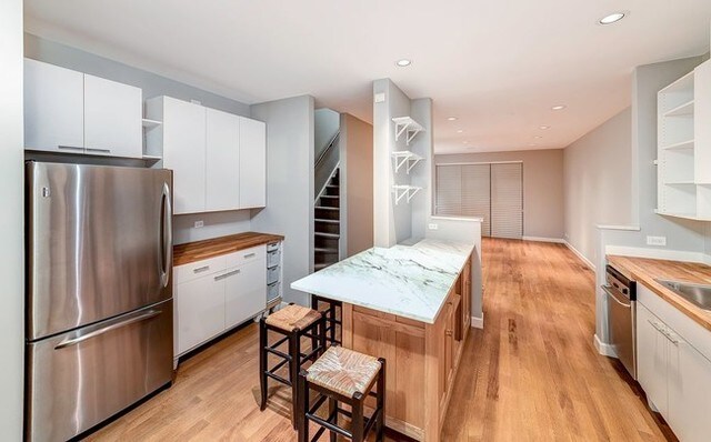 Foto del edificio - 1729 N Bissell St