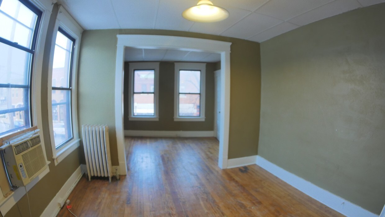 living/dining room - 1124 Broadway