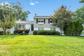 Building Photo - 55 S Lake Dr
