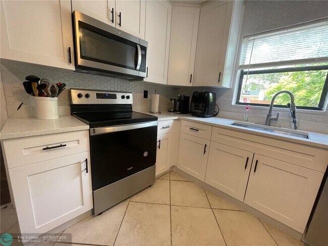 Foto del edificio - 255 Sunshine Dr