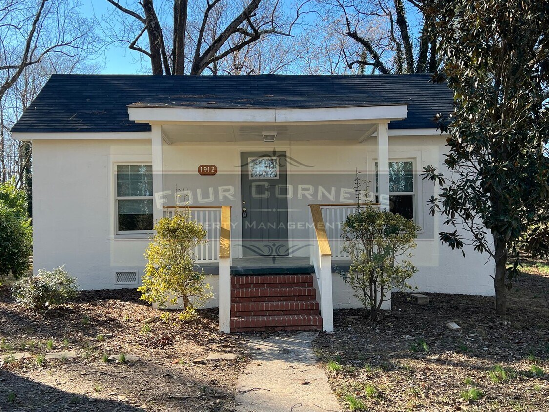 Primary Photo - Beautiful 2 Bedroom 1 Bath House