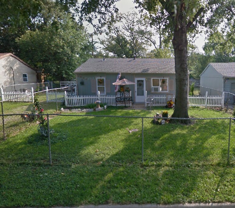 1526 Wedgewood Dr, Lawrence, KS 66044 House Rental in Lawrence, KS