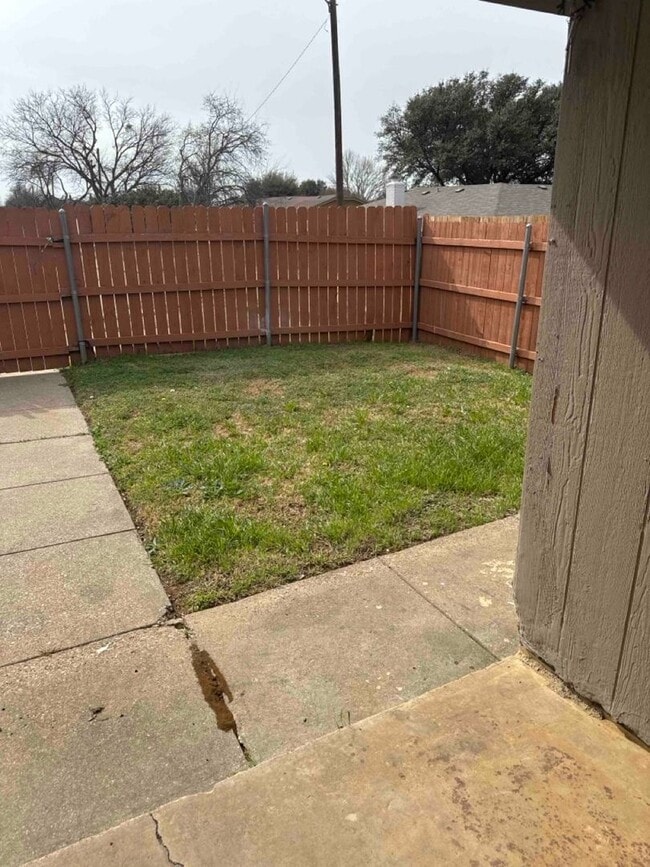 Building Photo - Duplex