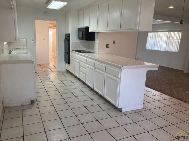 Building Photo - 4212 Charter Oaks Ave