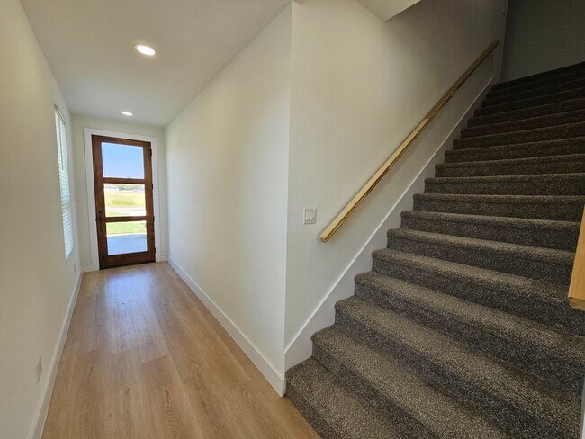 Foto del edificio - Ready for immediate move in!