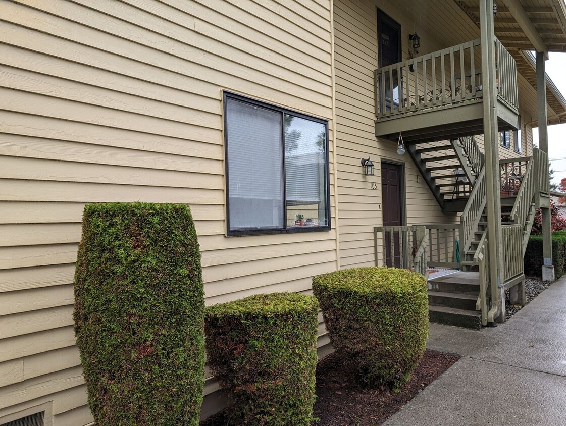 310 S 11th St Unit 105, Mount Vernon, WA 98274 Condo for Rent in