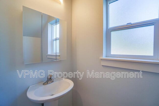 Foto del edificio - 10703 NE 70th St