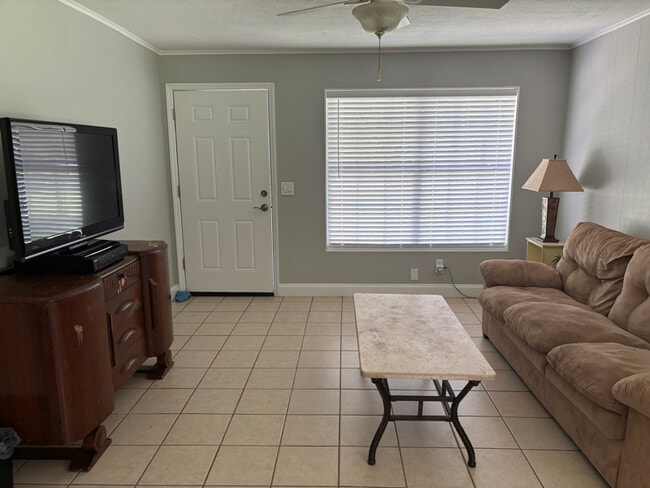 Foto del edificio - 4815 SW 46th St