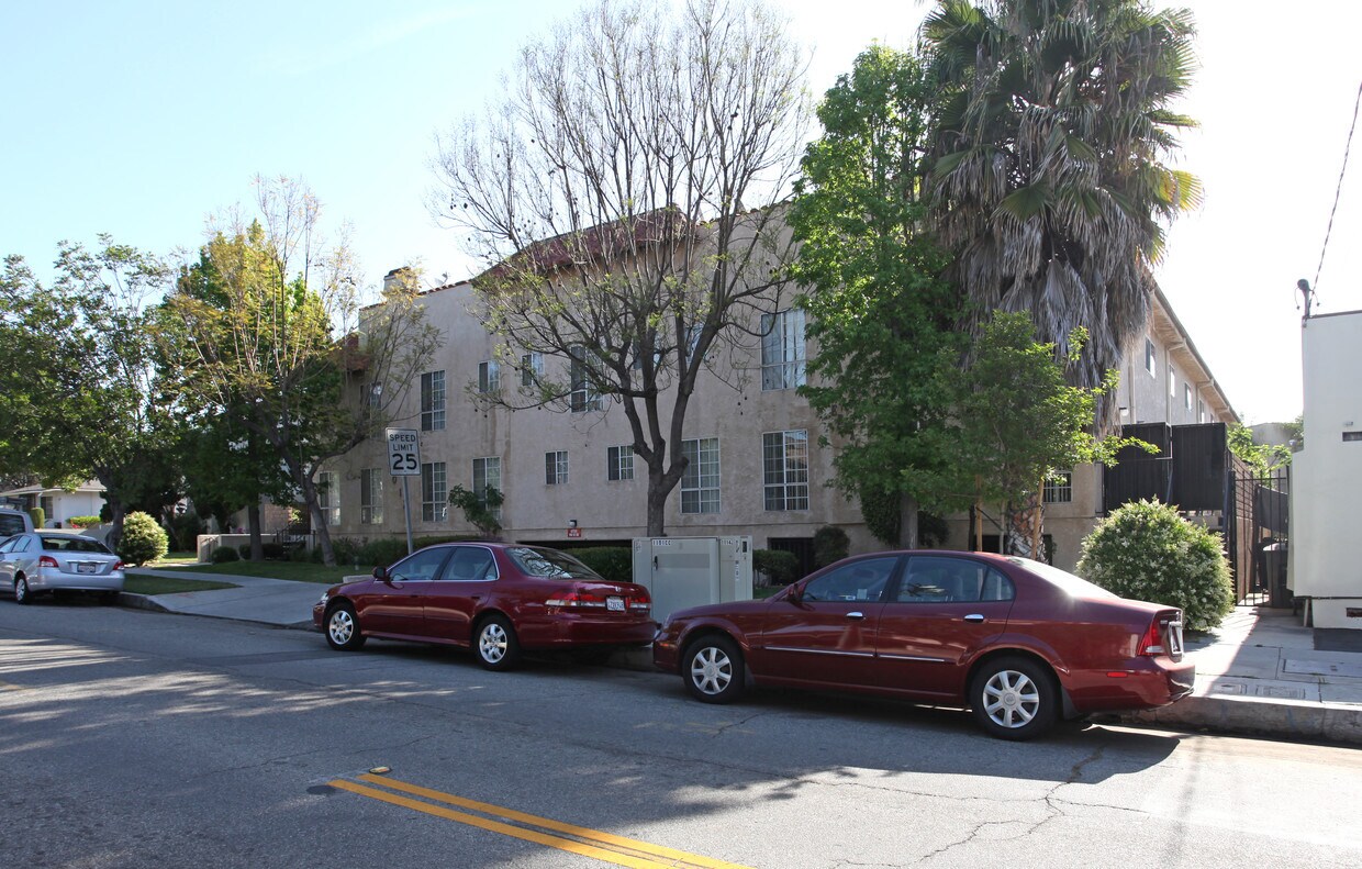 Primary Photo - Royal Park Terrace