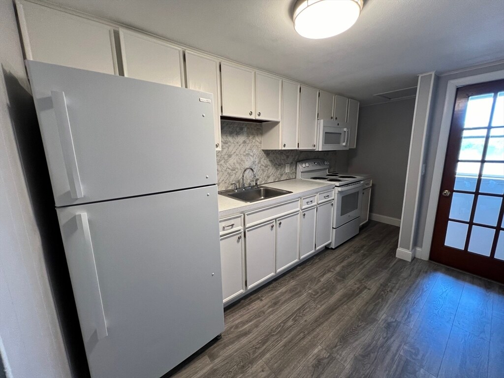 Foto principal - 100 Linden St