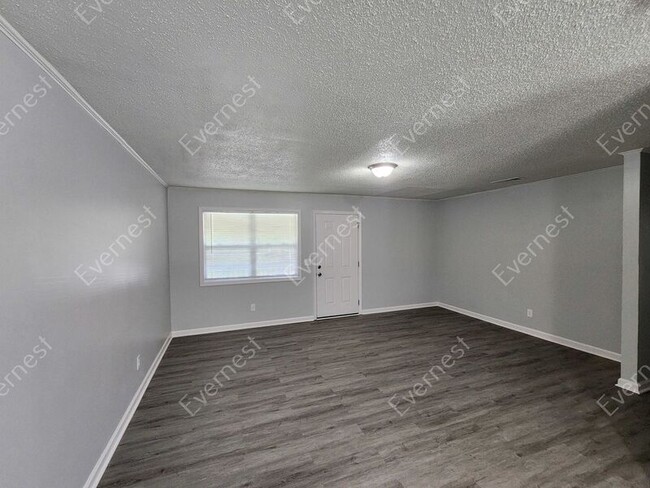 Foto del edificio - 472 Mount Vernon Rd NW