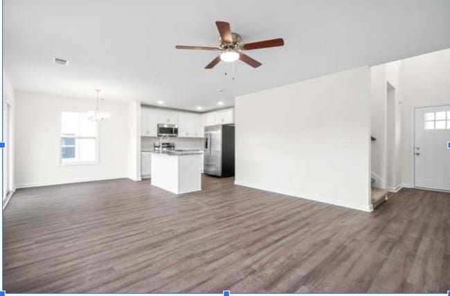 Building Photo - 1310 Isaiah Dr