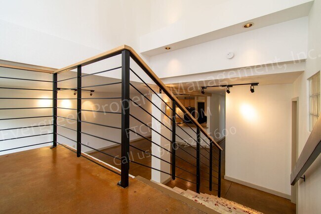 Foto del edificio - 419 W Mountain Ave