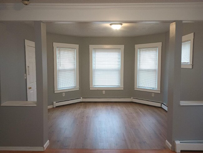 Building Photo - 102 1st Ave