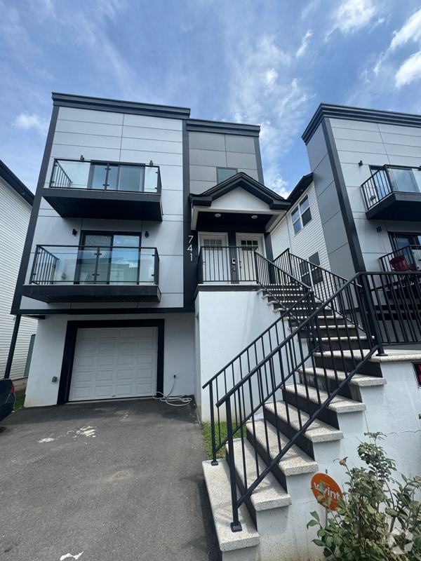 Building Photo - 741 Seaport Dr.