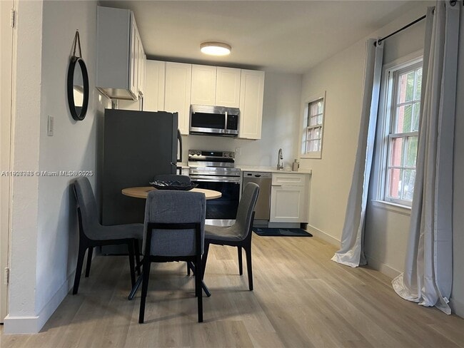 Building Photo - 421 75th St