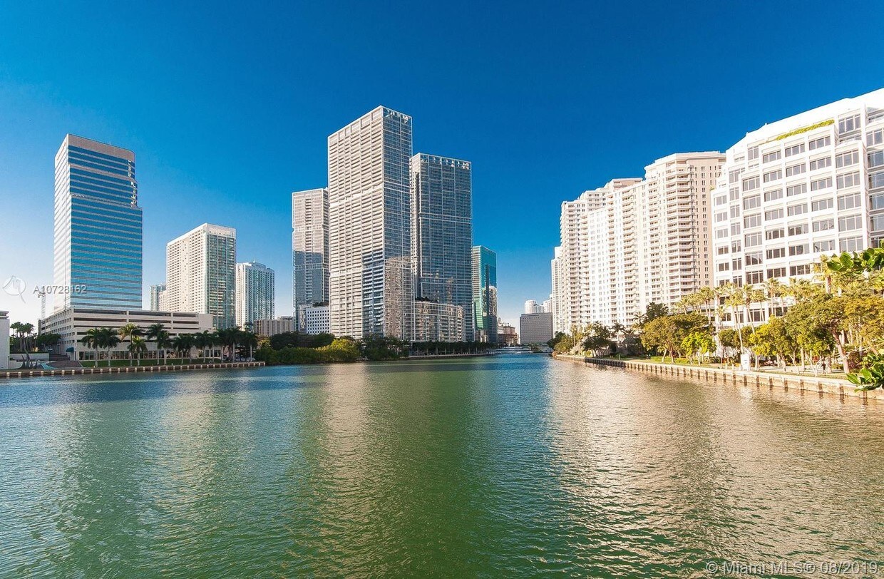Primary Photo - 485 Brickell Ave