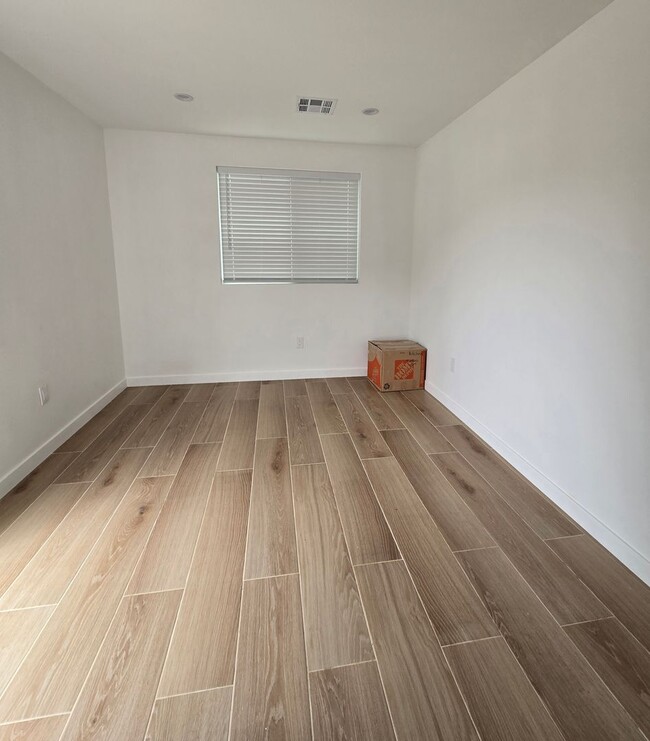 Building Photo - 1bd/1ba near Laguna Lake
