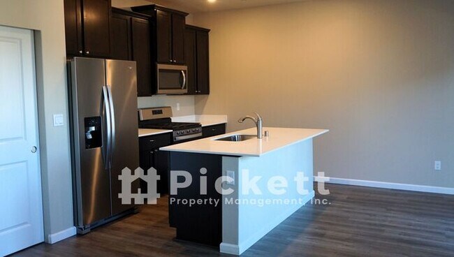 Building Photo - 3 Bedroom Home in Bremerton
