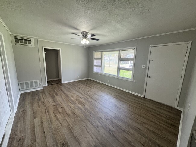 Building Photo - 1506 Arkansas St