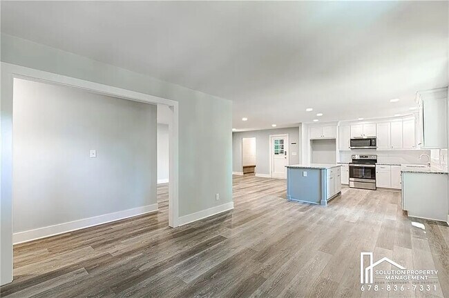 Foto del edificio - Room in Single Family Home on Potomac Dr NW