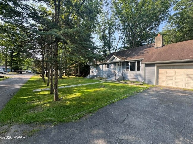 Building Photo - 6 Oak Dr