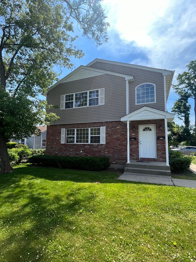 756 Deer Park Ave Unit 2, North Babylon, NY 11703 Apartments in North