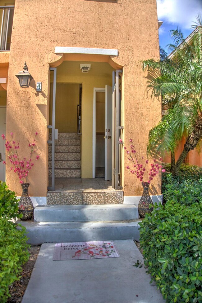 Foto del edificio - 3545 Forest Hill Blvd