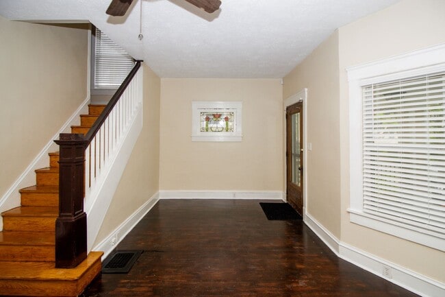 Building Photo - 3 bedroom home near Edgewater Park